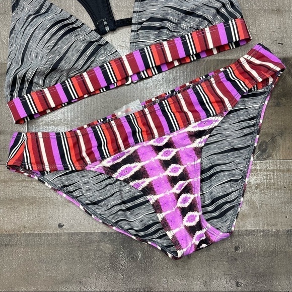 Athleta Ariel Tiki Bikini Set size Small - Picture 3 of 13